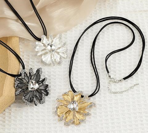 Bloom & Brilliance Black