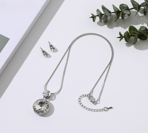 Crystal Poise Necklace Set